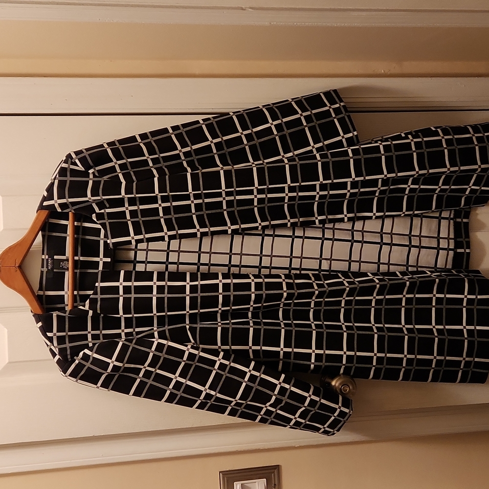Alfani jacket black, white and gray long sleeve. with box design. Petite XL.